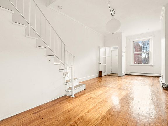 2nd image of 92 Prescott St Floor 2