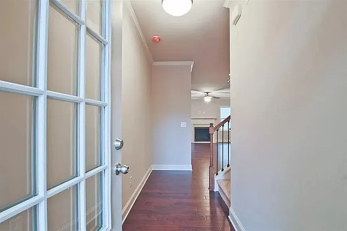 3 bed, 3.0 bath, 1825 sqft, $2,200 — Photo 3