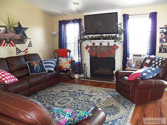 5th image of 3776 Creek Side Dr