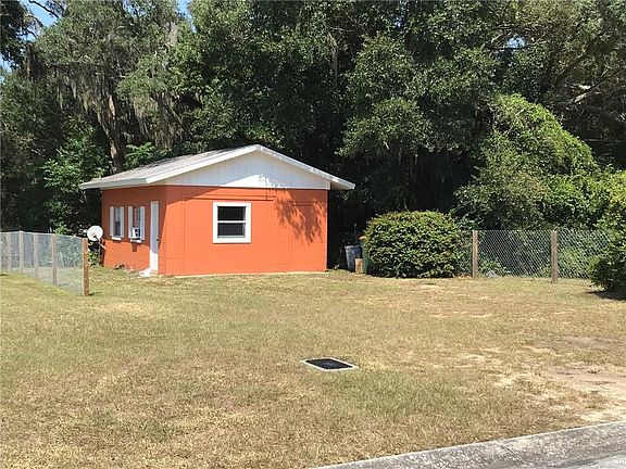 3rd image of 1329 Dean Ave