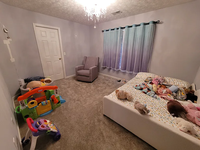335 Thompson Dr — Photo 21