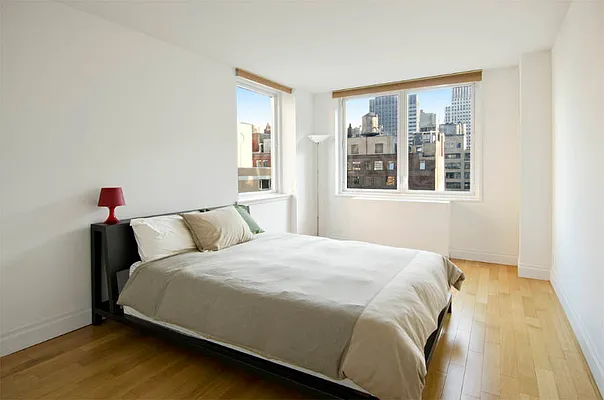 Rented by Town Residential | media 27