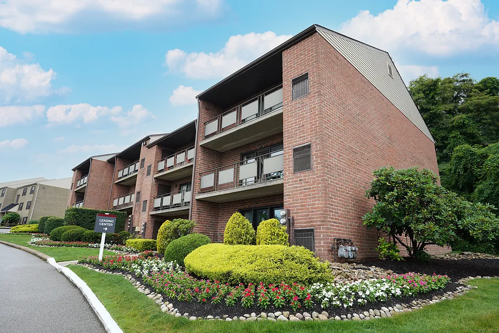 stone cliff apartments monroeville pa