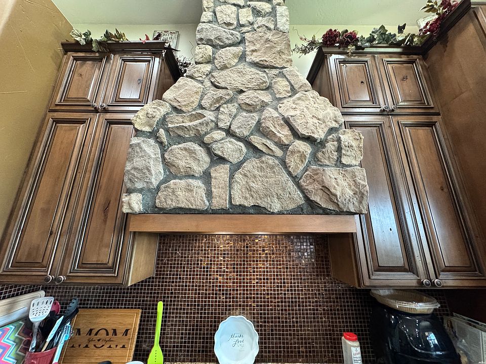 2nd image of 34 Jenkins Dr