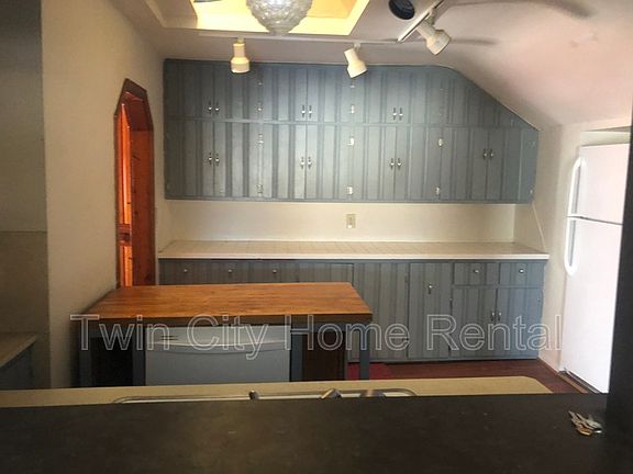 3rd image of 265 Stevens St W