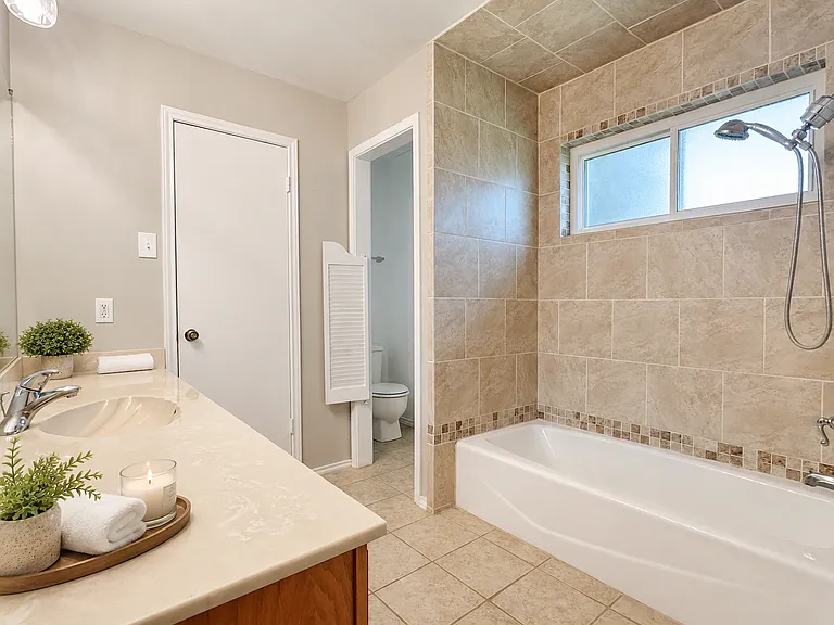 601 Ascot Dr — Photo 8