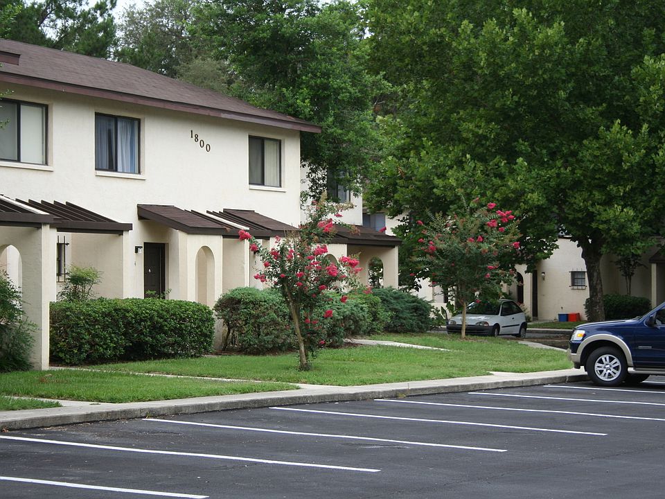 2nd image of 2735 SW 35th Pl #Cw902