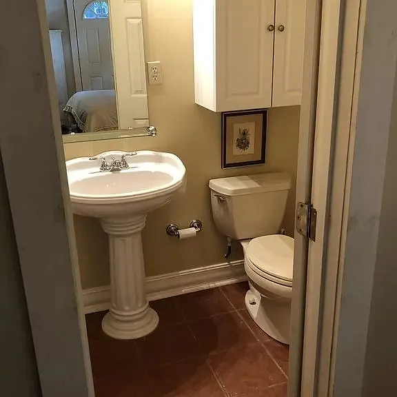 824 University Ave — Photo 15