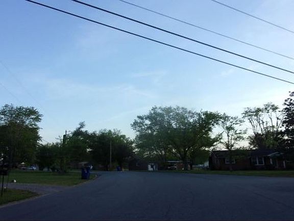 Exterior Neighborhood (street photo)