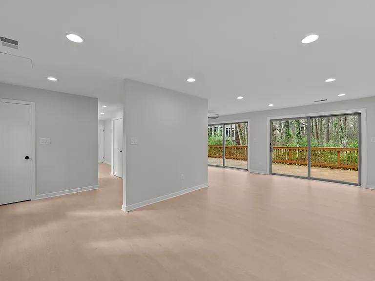 2852 Cedarest Rd — Photo 5