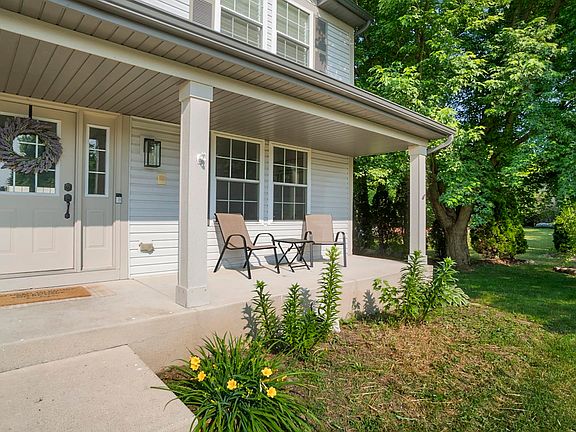 3rd image of 209 Briarwood Dr