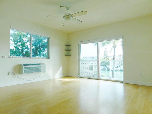 4th image of 7171 Bay Dr APT 12