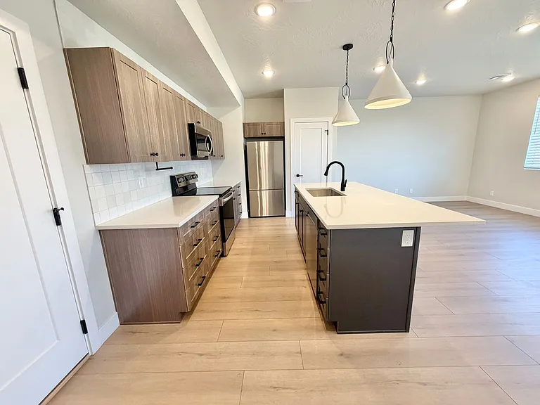 3934 E Fossil Way — Photo 6