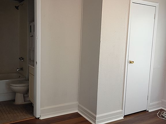 3rd image of 518 6th Ave SW #5