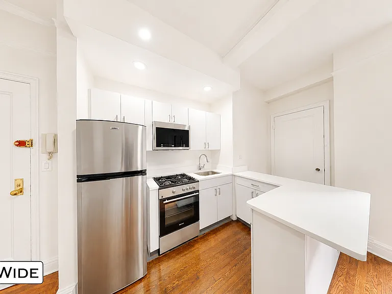 140 E 46th St #7K — Photo 3