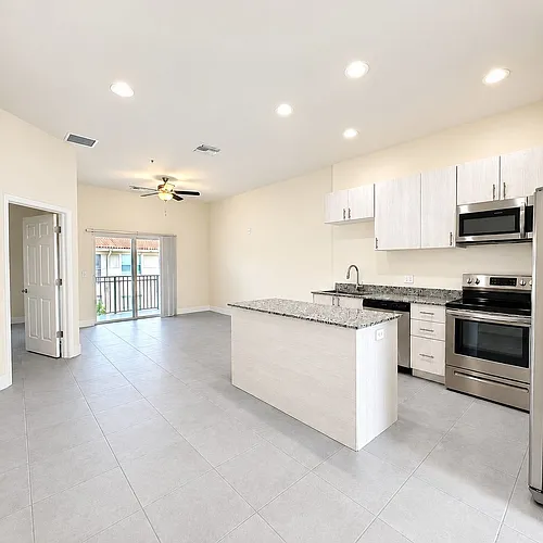 Floor plan 3303-205