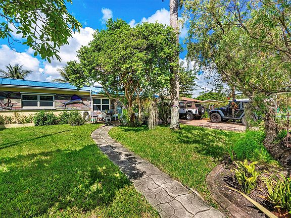 3rd image of 4717 SW 35th Avenue