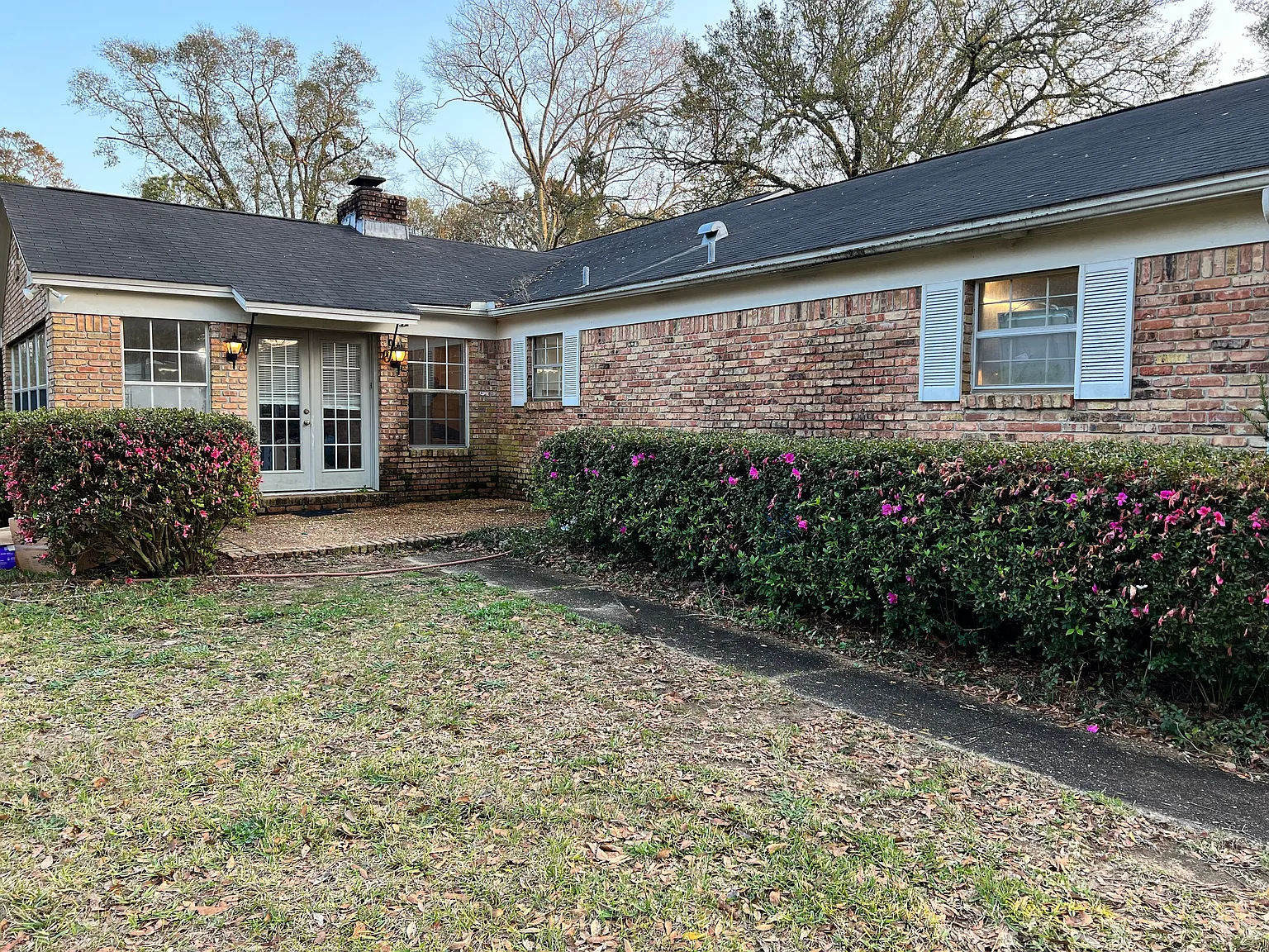 3 bed, 2.0 bath, 2355 sqft, $2,550 — Photo 3