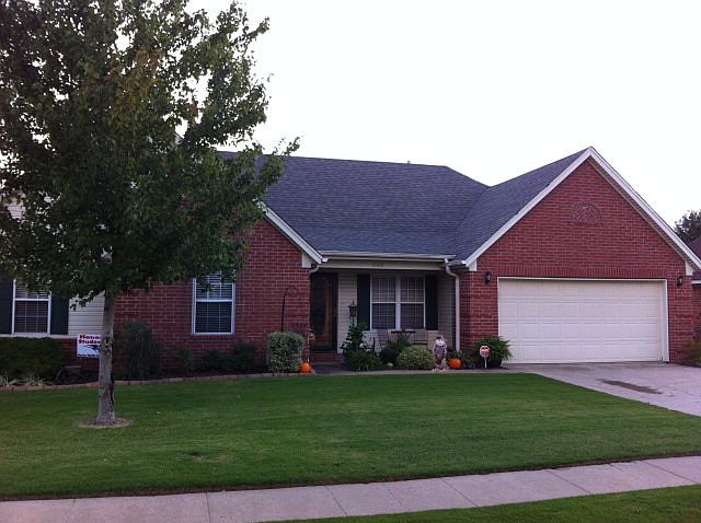 1st image of 648 White Oak Dr