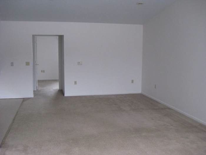 2nd image of 1030 Pumphouse Rd APT 3