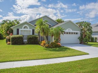 591 Birch Ct, Sebastian, FL 32958