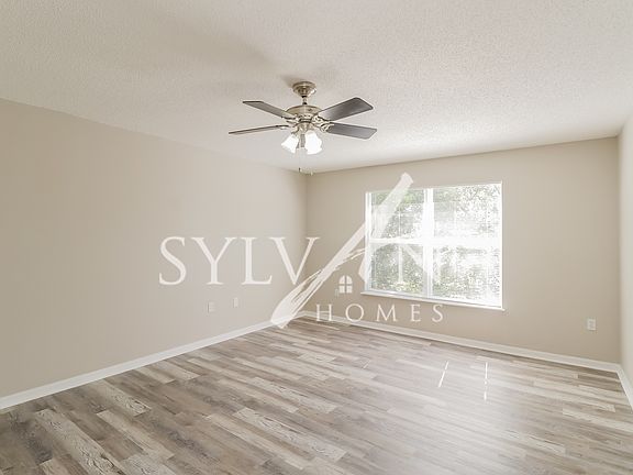 018-photo-living-room-11910887_10042022