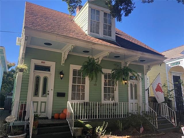 1st image of 607 Belleville St