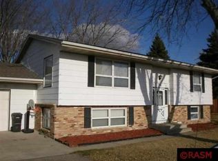 308 6th St, Nicollet, MN 56074