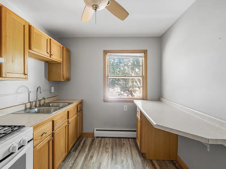 1009 Randolph Ave — Photo 4