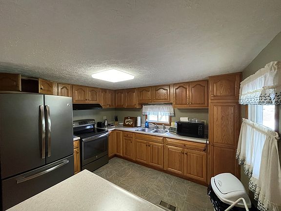 5th image of 225 Grandview Dr