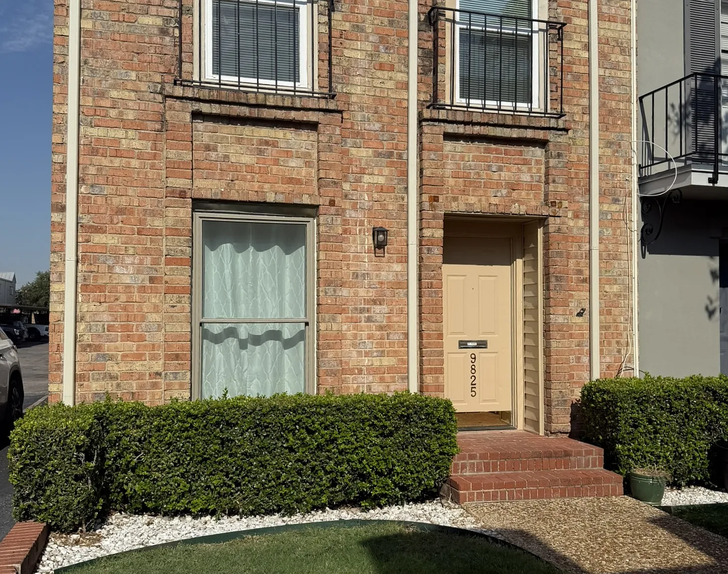 2 bed, 1037 sqft, $1,700 — Photo 1