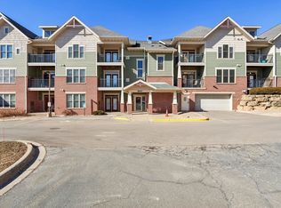 8253 Mayo Dr UNIT 210, Madison, WI 53719