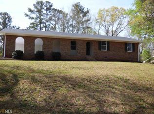 25 Pine Knot Dr, Newnan, GA 30263
