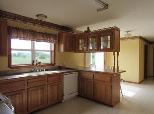 885 S Fremont Rd, Montgomery, MI 49255