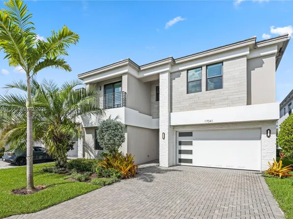 17041 Teton River Rd, Boca Raton, FL 33496