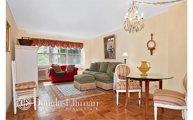 Sold by Douglas Elliman | media 14