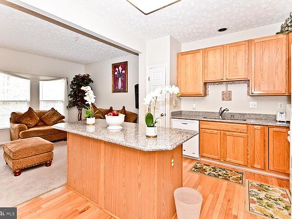 3rd image of 8396 Frostwood Dr