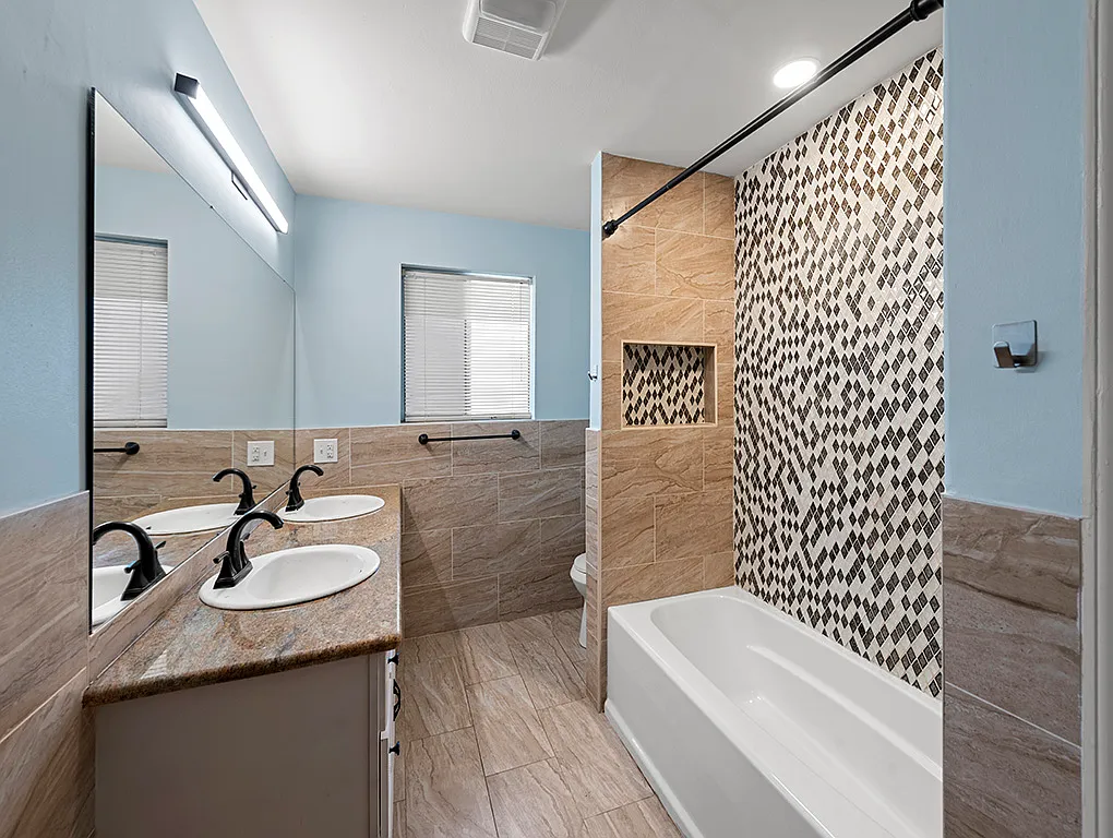 3 bed, 2070 sqft, $2,400 — Photo 3