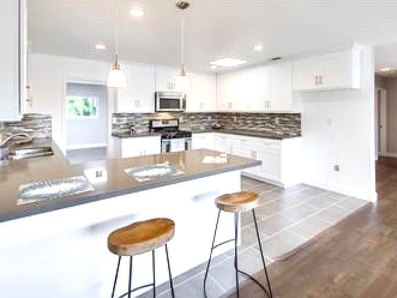 3rd image of 5058 Kilkee St
