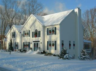 10 Chadwick Ct, Monroe, CT 06468