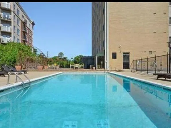 2285 Peachtree Rd NE, Atlanta, GA