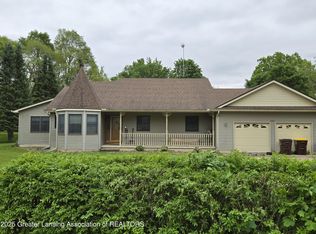 226 E Washington St, Maple Rapids, MI 48853