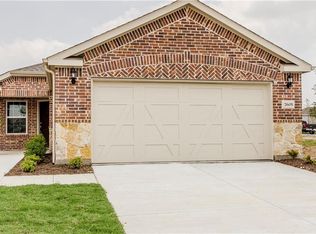 7605 Heritage Dr, Aubrey, TX 76227