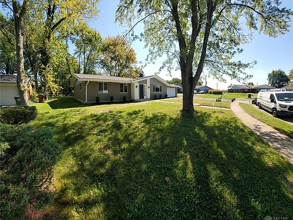 5th image of 750 Redway Cir
