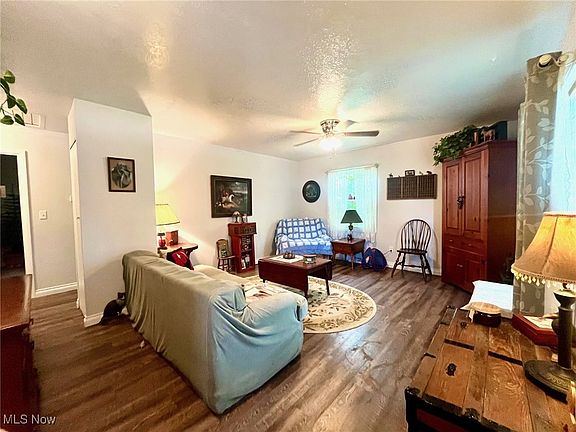 4th image of 943 Hollis Dr