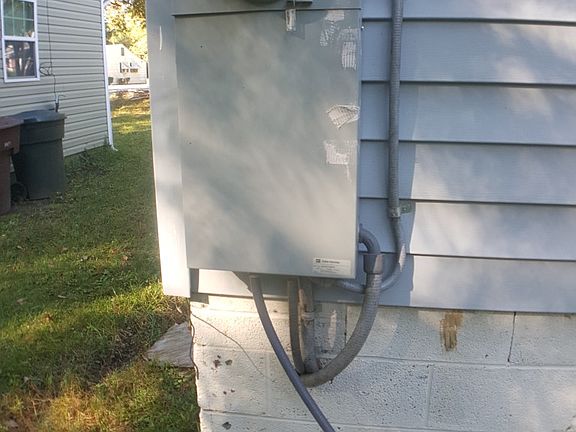 3rd image of 1109 Logan St