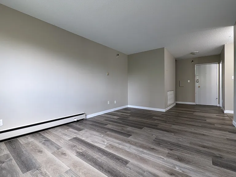 1311 Temperance St — Photo 6