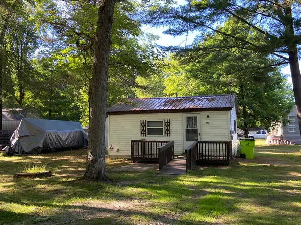 1197 Ashton St, Beaverton, MI 48612