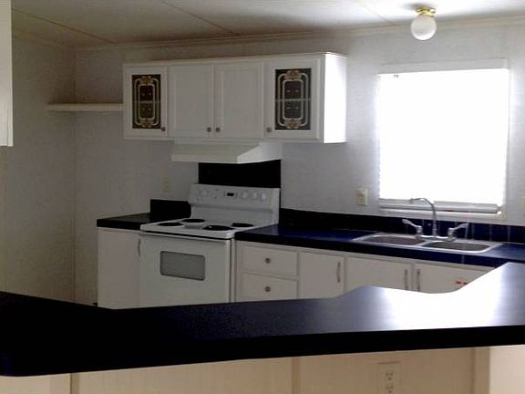3rd image of 142 Parker Ct