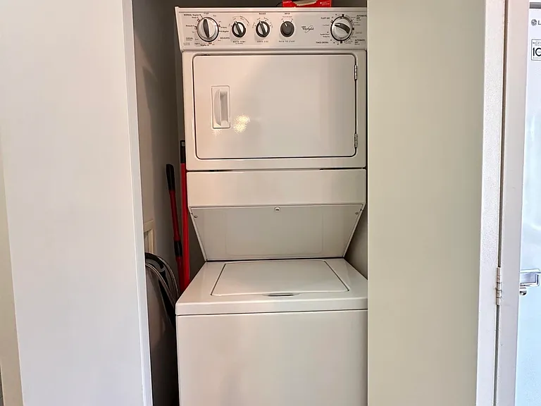 233 Robson St #2108 — Photo 9